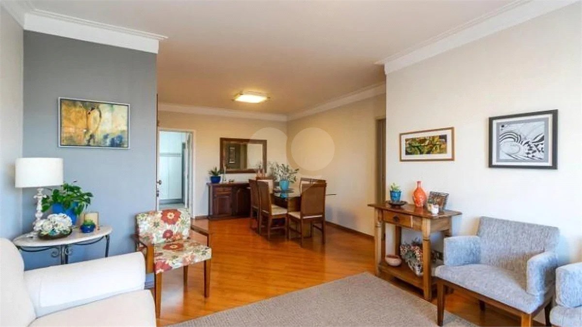 Apartamento à venda com 3 quartos, sendo 1 suíte, em Campo Belo, São Paulo, SP