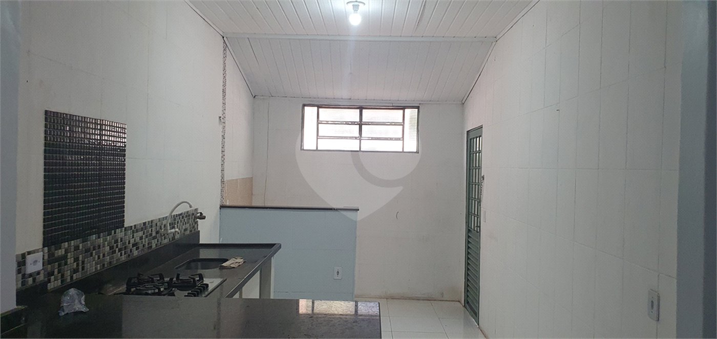 Casa térrea para locação e venda no Condomínio Mont Carlo I