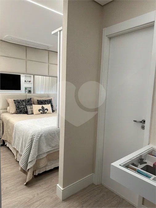 Apartamento de alto padrão com 108 m², 3 dormitórios, 1 suíte, varanda gourmet, planejados, lazer completo e próximo ao Metrô Alto do Ipiranga.