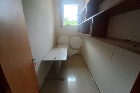 Excelente sobrado a venda no Condomínio Parque Sabará.