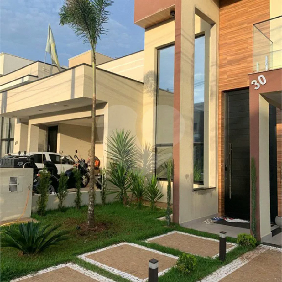 Casa à Venda no Condomínio Golden Park - Hortolândia