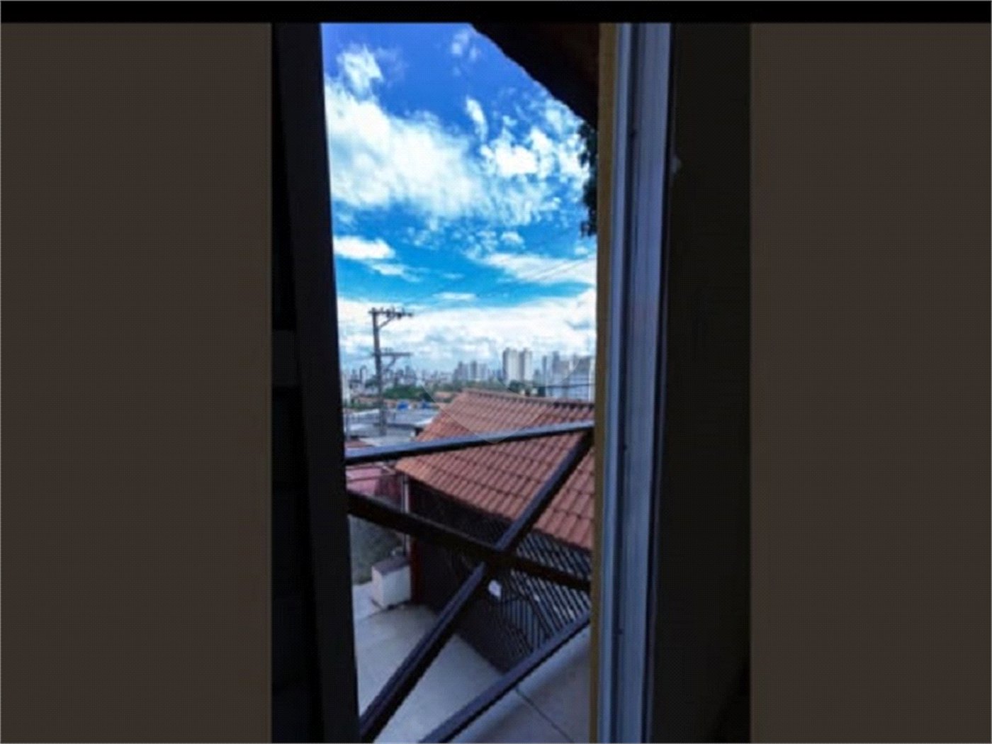 Casa para alugar com 2 quartos, sendo 1 suíte,  no condomínio Nova Carioba, São Paulo - SP