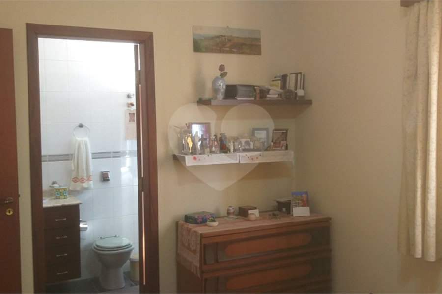 Casa à venda com 3 suítes em Parque Peruche, São Paulo, SP