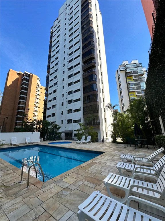 Apartamento à venda com 3 quartos, sendo 1 suíte, em Vila Andrade, São Paulo, SP