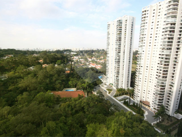 Apartamento à venda com 4 suítes em Jardim Marajoara, São Paulo, SP