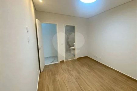 Casa à venda no bairro Dos Casa, em São Bernardo do Campo, com 280 m², 4 dormitórios, 3 suítes, 4 vagas, hidromassagem e fácil acesso às principais rodovias.