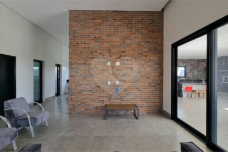 Casa à venda com 3 suítes no condomínio Portal dos Bandeirantes, Salto - SP