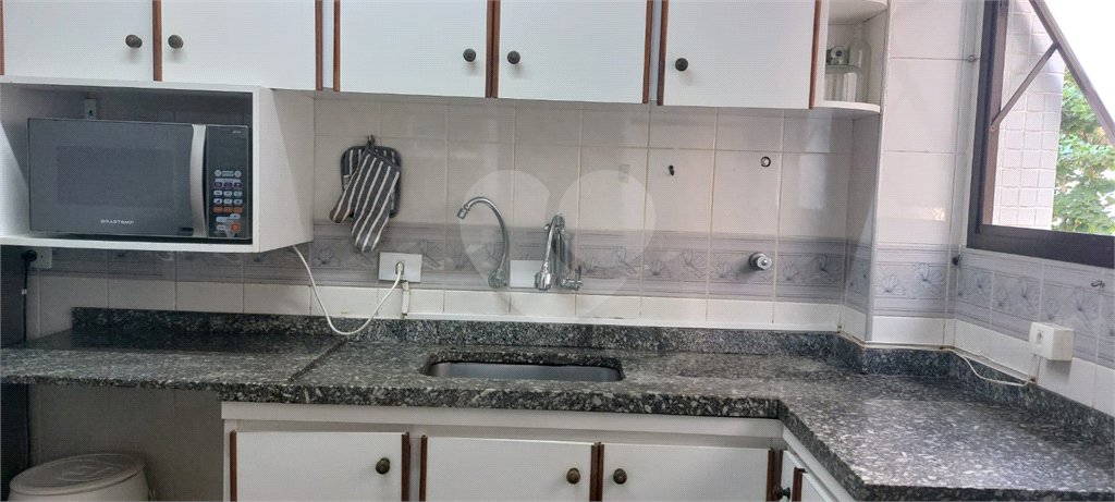 Apartamento à venda com 3 quartos, sendo 1 suíte, em Pitangueiras, Guarujá, SP