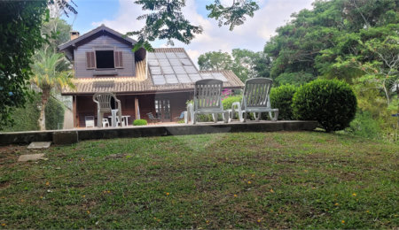 Casa à venda ou para alugar com 5 quartos, sendo 1 suíte, no condomínio Sausalito, Mairiporã - SP
