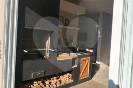 Casa à venda com 5 quartos, sendo 3 suítes, no condomínio Residencial Saint German, Araçoiaba da Serra - SP