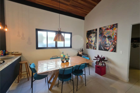 Casa à venda com 3 suítes no condomínio Portal do Bosque, Louveira - SP