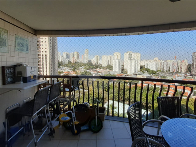 Apartamento à venda com 3 quartos, sendo 2 suítes,  em Alto da Boa Vista, São Paulo, SP