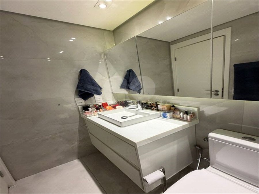 Apartamento à venda com 2 quartos, sendo 1 suíte, em Vila Olímpia, São Paulo, SP