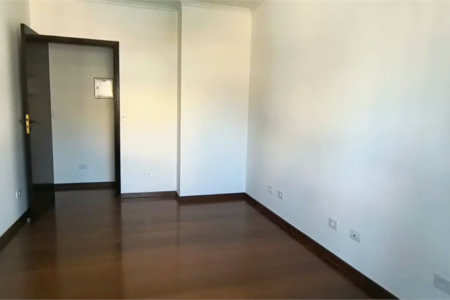 Sobrado à venda com 3 quartos, sendo 2 suítes, em Jardim Ivana, São Paulo, SP