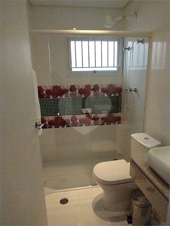 Sobrado à venda com 3 quartos, sendo 1 suíte, em Vila Pita, São Paulo, SP