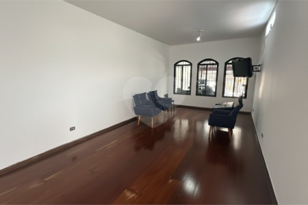 Sobrado à venda com 3 quartos, sendo 1 suíte, em Vila São Francisco, São Paulo, SP