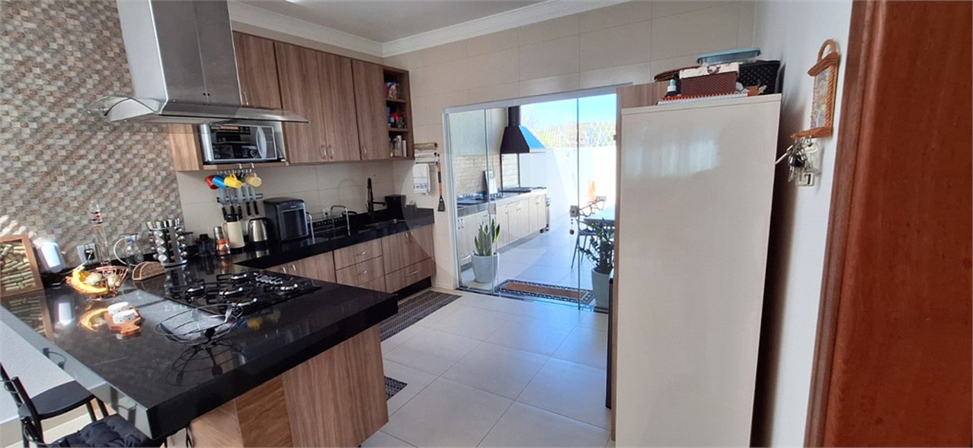 Casa à venda com 3 quartos, sendo 1 suíte, em Pinheirinho, Vinhedo, SP
