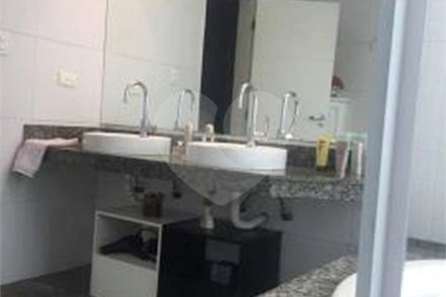 Casa à venda com 4 quartos, sendo 3 suítes,  no condomínio Residencial Nova Cantareira, São Paulo - SP