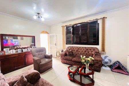 Casa à venda com 4 quartos, sendo 1 suíte, em Campo Grande, Rio de Janeiro, RJ