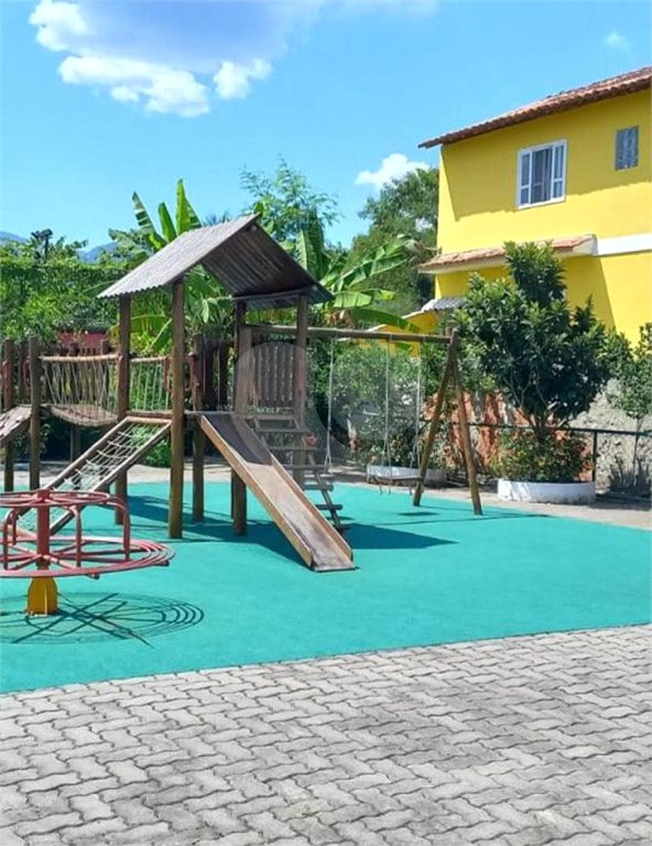 Casa à venda com 3 quartos, sendo 2 suítes, no condomínio Planície do Araguaia, Rio de Janeiro - RJ
