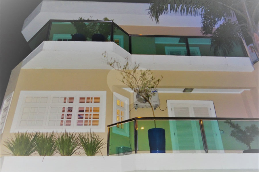 Casa à venda com 4 suítes em Jardim Floresta, São Paulo, SP