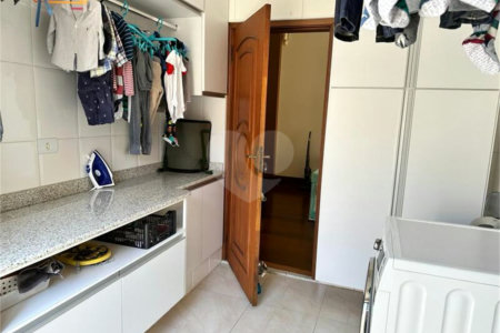 Sobrado com 5 dorm. sendo 2 suites