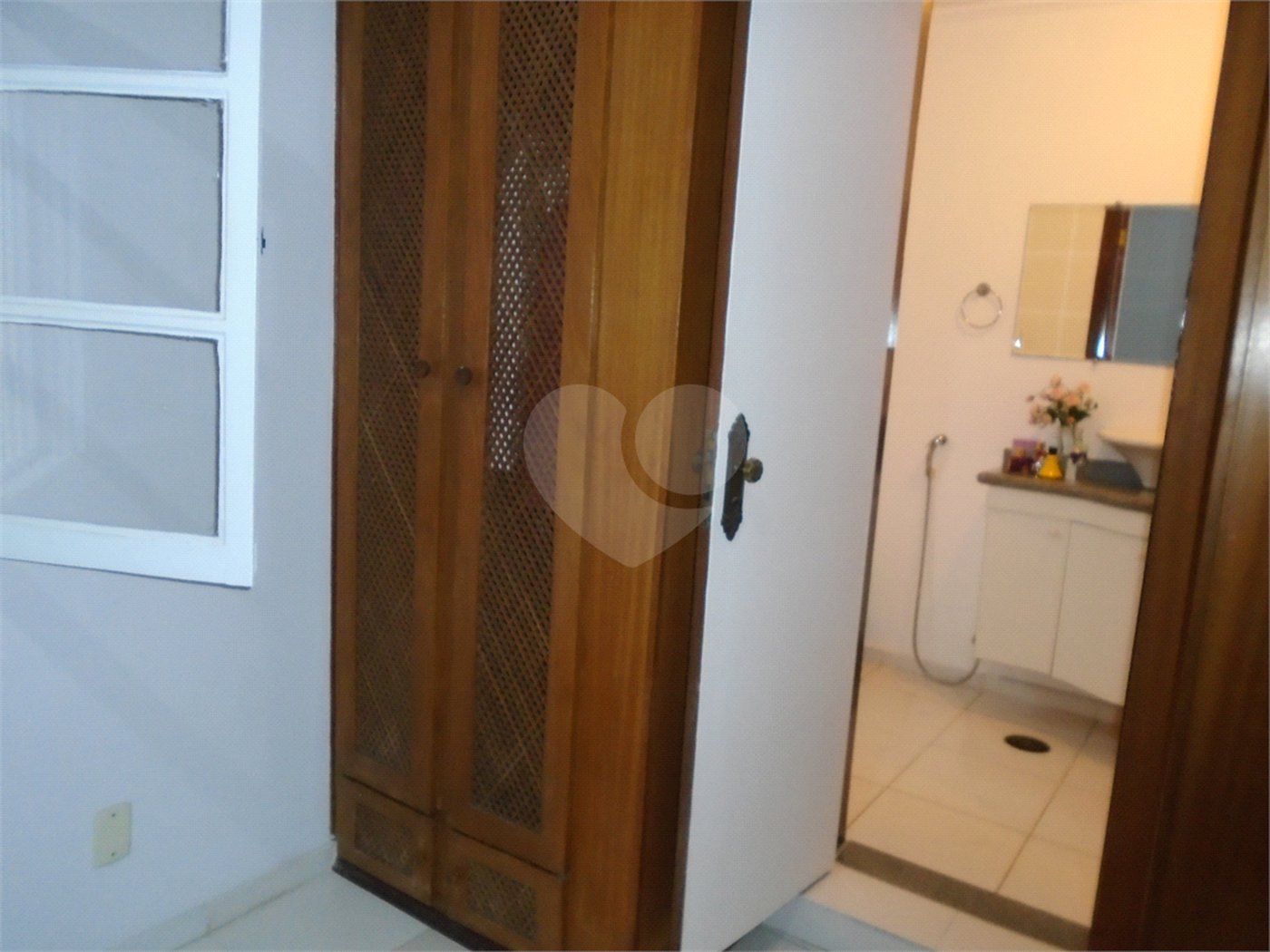 Sobrado à venda com 3 suítes em Moema, São Paulo, SP
