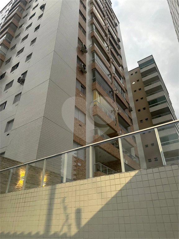 Apartamento à venda ou para alugar com 2 quartos, sendo 1 suíte,  em Guilhermina, Praia Grande, SP