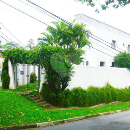 Sobrado à venda com 4 quartos, sendo 2 suítes, em Brooklin, São Paulo, SP