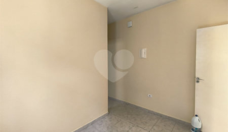 Casa à venda com 3 quartos, sendo 1 suíte,  em Jardim Oriental, São Paulo, SP
