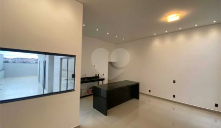 Casa à venda com 3 quartos, sendo 1 suíte,  no condomínio Residencial Helena Maria, Sorocaba - SP