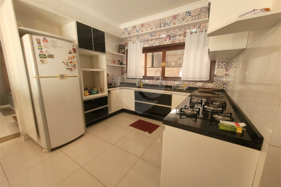 Casa para alugar com 5 quartos, sendo 2 suítes,  no condomínio Alpes de Caieiras, Caieiras - SP