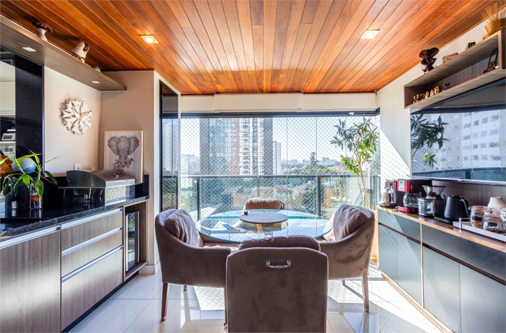 Apartamento à venda com 3 quartos, sendo 1 suíte, em Chácara Santo Antônio, São Paulo, SP