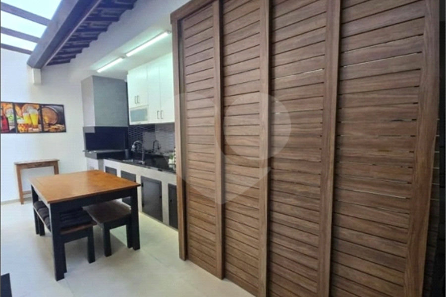 Casa à venda com 4 quartos, sendo 2 suítes, no condomínio Bosque dos Pássaros, São Paulo - SP