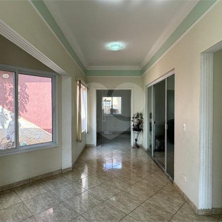 Casa à venda com 4 quartos, sendo 3 suítes, no condomínio Terras de Mont Serrat, Salto - SP
