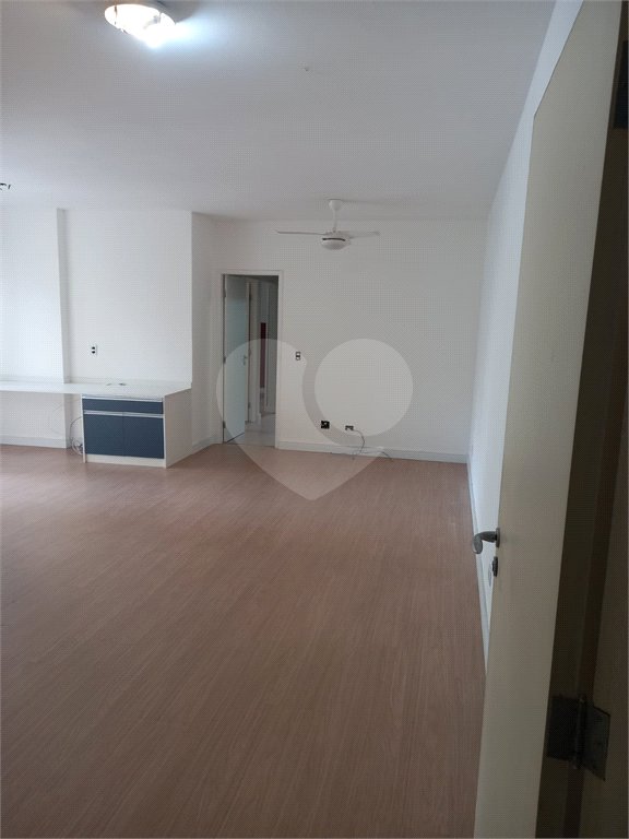 Apartamento à venda com 3 quartos, sendo 1 suíte,  em Vila Olímpia, São Paulo, SP