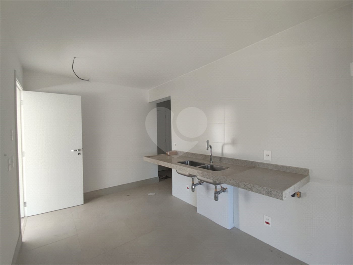 Apartamento à venda com 4 suítes em Jardim Leonor, São Paulo, SP