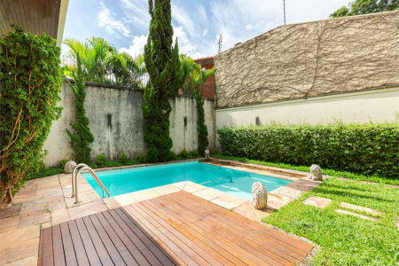 Sobrado à venda com 4 quartos, sendo 3 suítes, em Jardim Guedala, São Paulo, SP