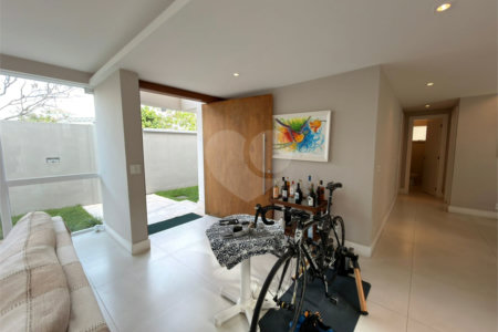 Casa à venda com 4 suítes em Portinho, Cabo Frio, RJ