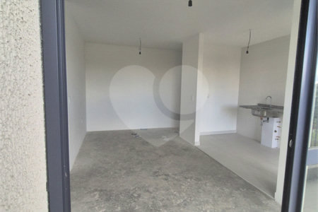 Apartamento à venda com 3 quartos, sendo 1 suíte, em Vila Anastácio, São Paulo, SP