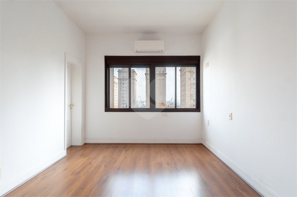 Duplex à venda com 6 quartos, sendo 4 suítes, em Alto de Pinheiros, São Paulo, SP