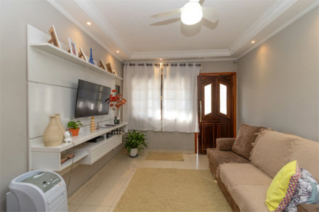 Casa à venda com 3 quartos, sendo 1 suíte, em Chora Menino, São Paulo, SP