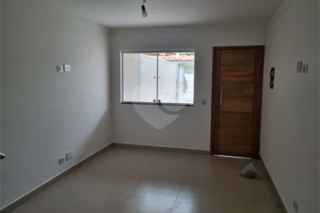 Sobrado à venda com 3 quartos, sendo 1 suíte, em Vila Mazzei, São Paulo, SP