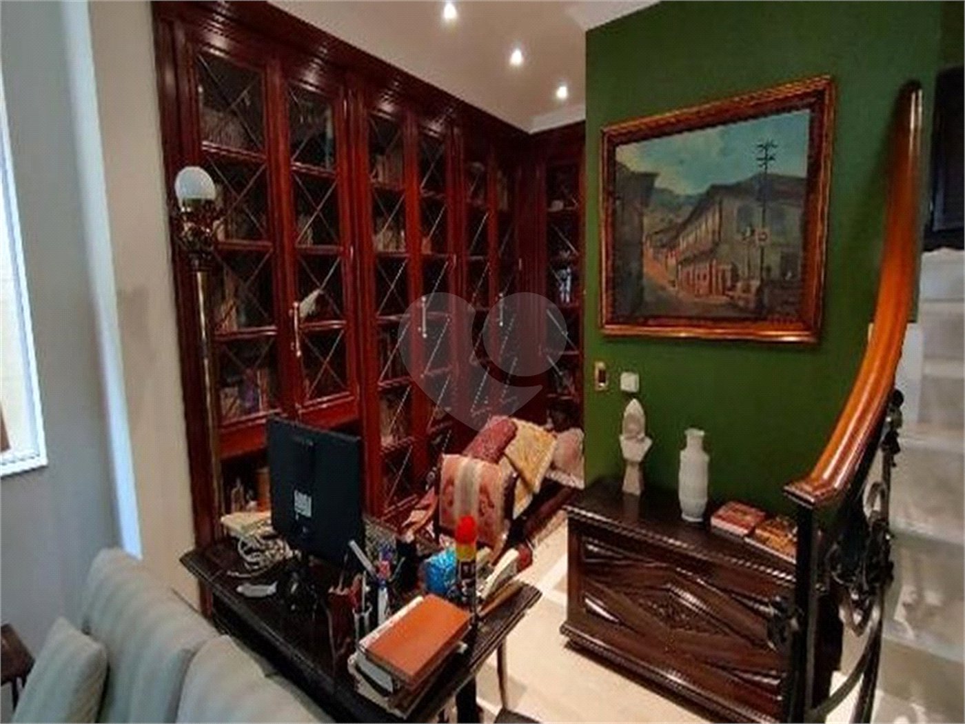 Casa à venda com 4 quartos, sendo 2 suítes,  em Pacaembu, São Paulo, SP
