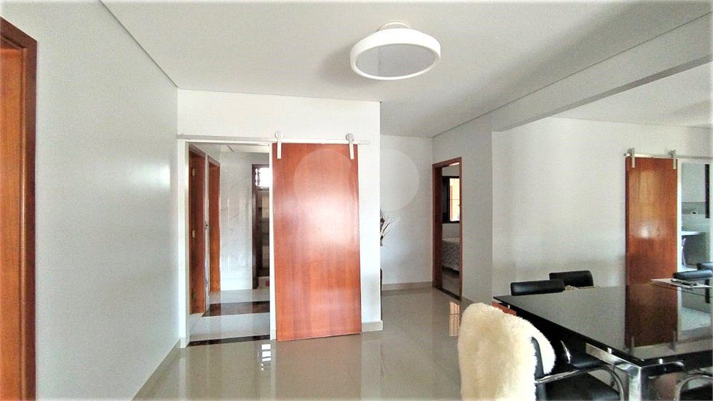 Chácara à venda com 6 quartos, sendo 4 suítes,  em Pinheirinho, Vinhedo, SP