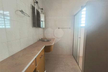 Casa à venda com 3 quartos, sendo 1 suíte, em Vila Santana, Araraquara, SP