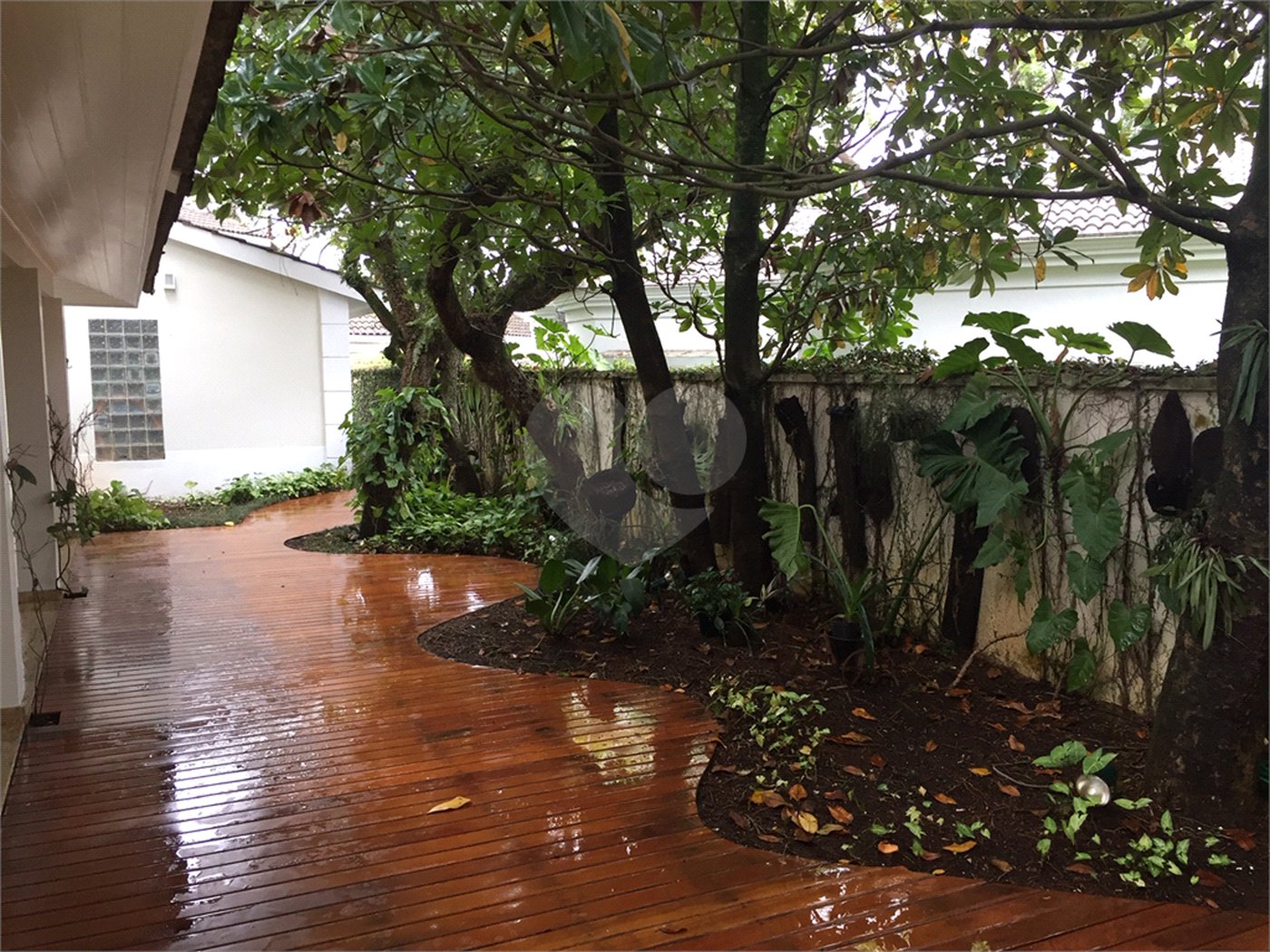 Casa à venda com 4 quartos, sendo 2 suítes, no condomínio Residencial Morumbi, São Paulo - SP