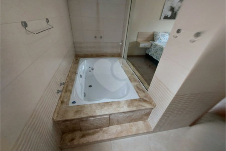 Sobrado à venda com 3 quartos, sendo 1 suíte, em Vila Laís, São Paulo, SP