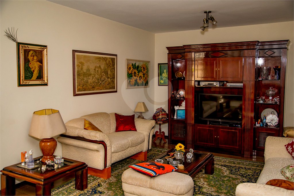 Casa à venda com 7 quartos, sendo 1 suíte, em Jardim Paulistano, São Paulo, SP