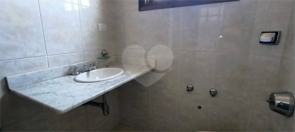 Sobrado à venda com 3 quartos, sendo 2 suítes, em Jardim Ivana, São Paulo, SP